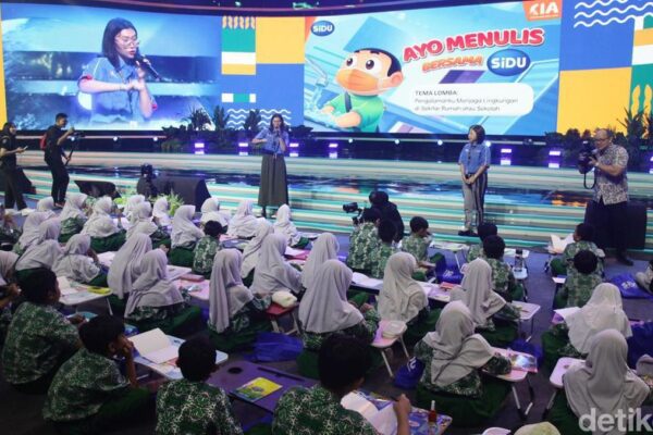 Lomba Menulis dengan Tangan